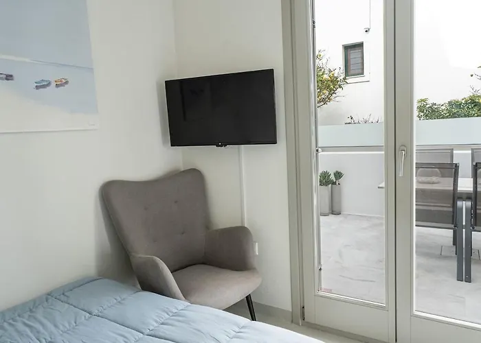 Ilios New 2bd House In Apartament *