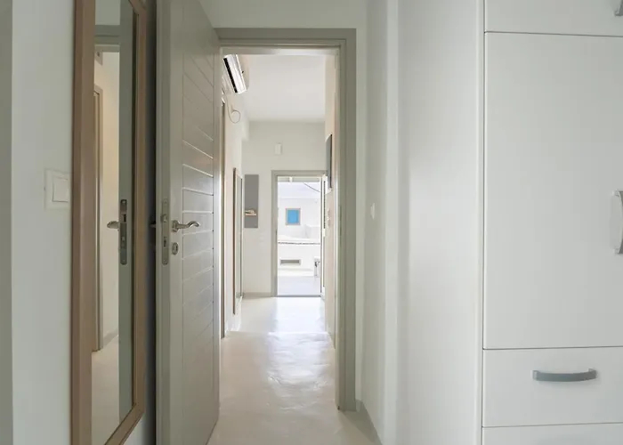 Ilios New 2bd House In Apartament *